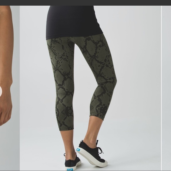 Lululemon Green Snake Print Crop Size 4 